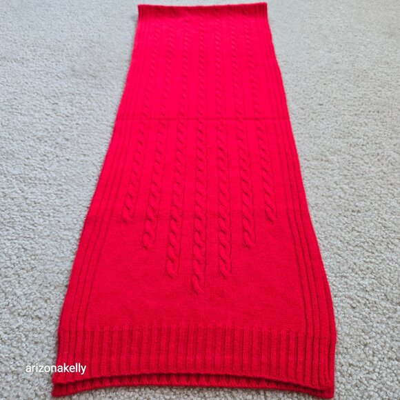 Red Cashmere Cable Knit Scarf - Picture 4 of 8